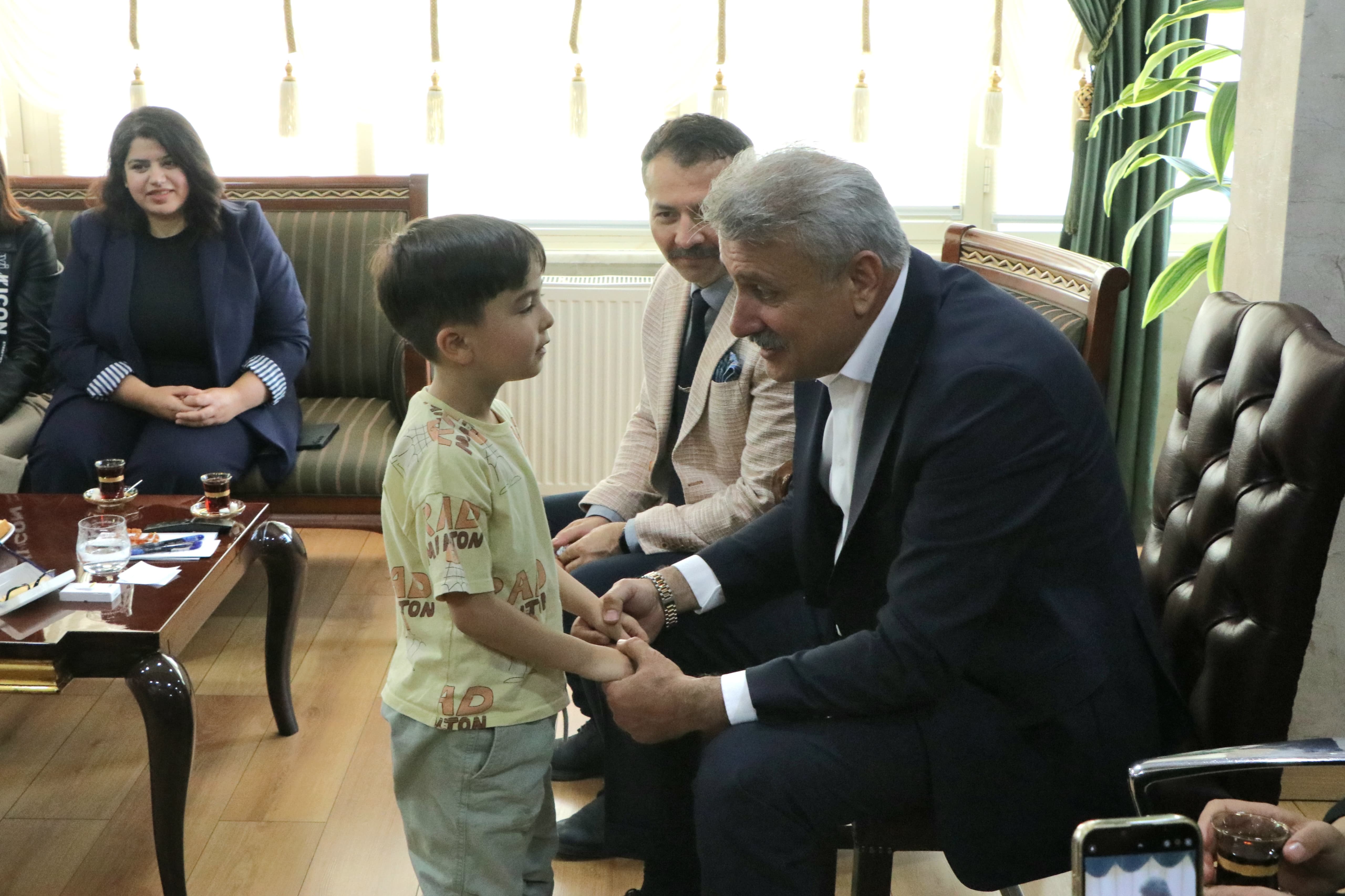 bahceseh-r-kolej-anaokulu-ogrenc-ler-beled-yem-ze-renk-katti